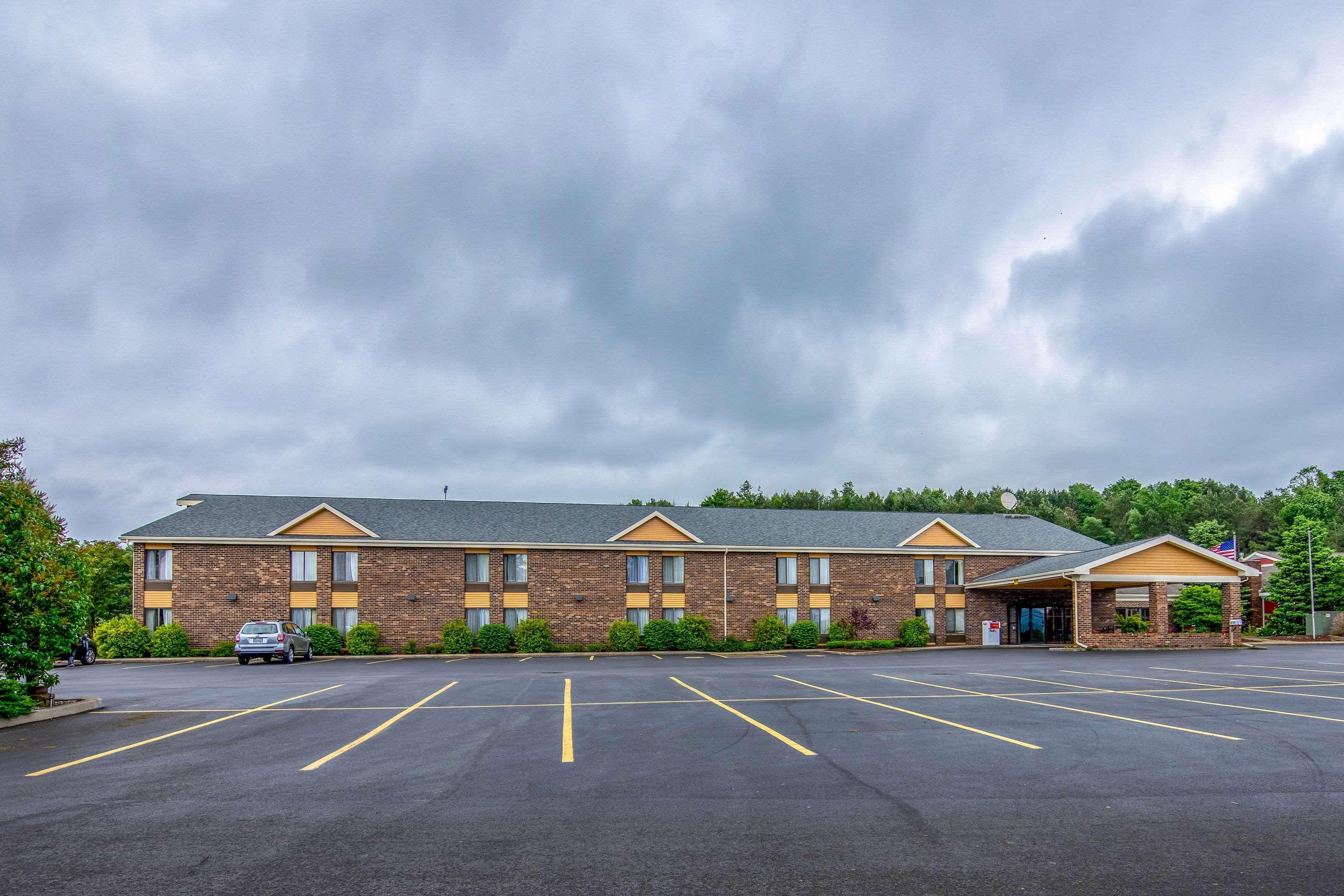 Quality Inn Tully I-81 Экстерьер фото