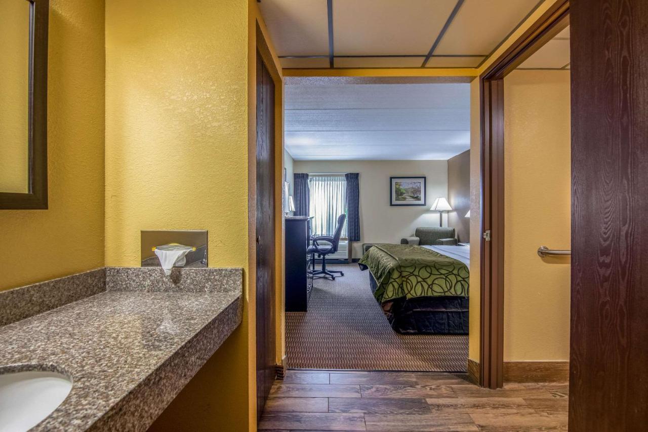 Quality Inn Tully I-81 Экстерьер фото